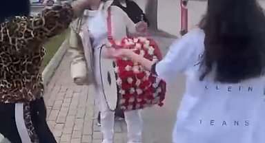 Ehliyet sınavını kazanan sürücü adayı, davul eşliğinde oynadı; o anlar kamerada