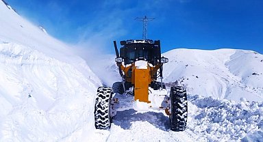 Elazığ'da 105 köy yolu kardan ulaşıma kapandı