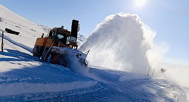 Elazığ'da, 94 köy yolu kardan kapandı