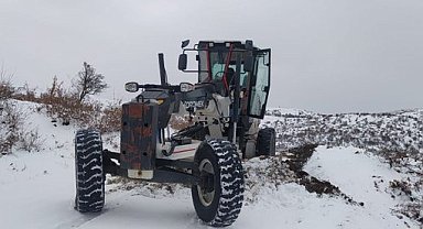 Elazığ'da kardan 154 köy yolu ulaşıma kapandı