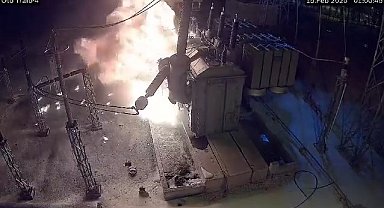 Elazığ'da trafoda patlama kamerada