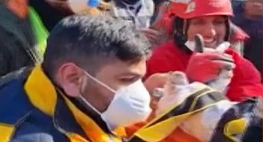 Enkazdan çıkardıkları 28 günlük 'Halit Talha' bebek ve 9 yaşındaki Yağmur'u anlattılar