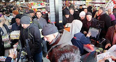 Erzurum'da market açılışında izdiham