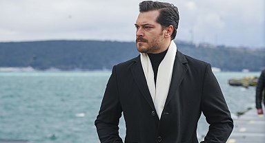 Eşref Rüya, sete çıktı