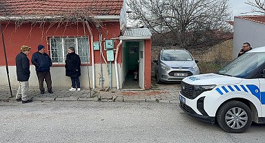 Evinde ölü bulundu