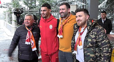Galatasaray'a Bolu'da çiçekli karşılama