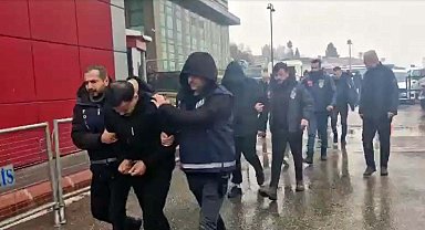 Gaziantep'te 1 kişinin öldüğü bıçaklı kavgada 5 şüpheli adliyede