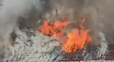 Gecekonduda yangın; 3 çocuk yaralandı, anne ve babaları dumandan etkilendi