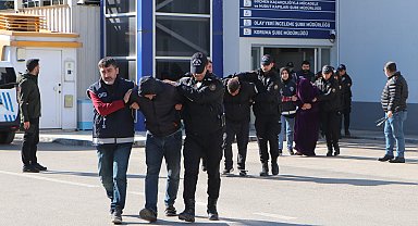 Göçmenleri Avrupa'ya götürmek için kişi başı 20 bin dolar alan çeteye operasyon