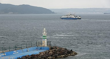 Gökçeada feribot seferlerine 'fırtına' engeli