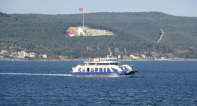 Gökçeada feribot seferlerine 'fırtına' engeli