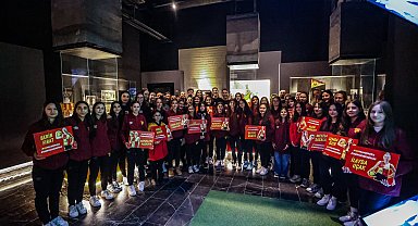 Göztepeli voleybolcular finaller öncesi müzeyi ziyaret etti