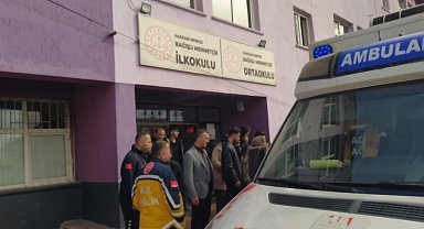 Hakkari'de 34 öğrenci, gıda zehirlenmesi şüphesi ile hastaneye kaldırıldı