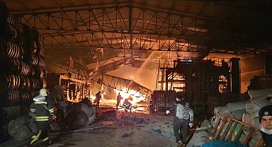 Halı fabrikasında çıkan yangın, 5 saatte kontrol altına alındı