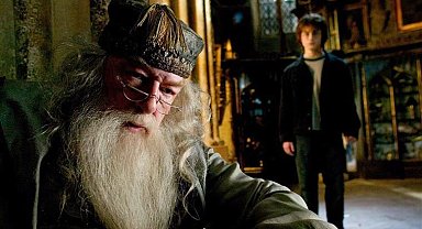 Harry Potter dizisinde 'Dumbledore'u canlandıracak isim belli oldu