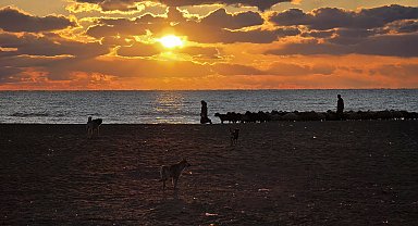 Hatay'da gün batımı, kartpostallık görüntü oluşturdu