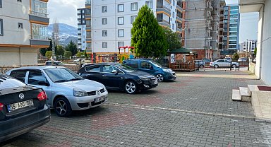 Husumetliler apartmanın otoparkında çatıştı; 20 boş kovan bulundu