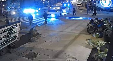 İstanbul- Arnavutköy'de, makas atan otomobil sürücüsünün karıştığı kazada 6 araç hasar gördü; 1 polis memuru yaralı