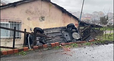 İstanbul- Ataşehir yokuştan kayan cip bir evin bahçesine düştü