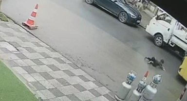 İstanbul- Ataşehir'de İETT otobüsü çocuğa çarptı; kaza kamerada