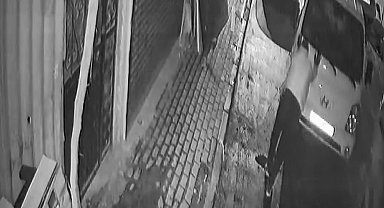 İstanbul - Avcılar'da düz kontak yöntemiyle çalıştırdıkları kamyoneti böyle çaldılar