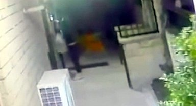 İstanbul- Avcılar'da peş peşe zil paneli hırsızlıkları kamerada