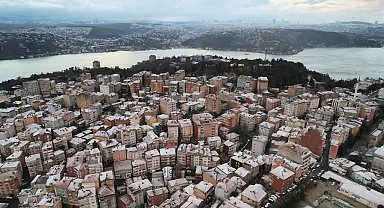 İstanbul - Avrupa Yakası'nda kar yağışı yer yer etkisini sürdürüyor