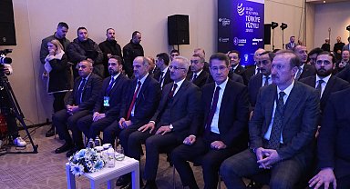 İstanbul - Bakan Uraloğlu: Sosyal medya kullanımında 16 yaşı halkın yüzde 79.4'ü destekliyor