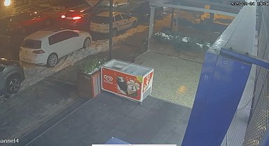 İstanbul - Beşiktaş'ta Müjde Ar ve eski bakan eşinin olduğu cip otobüsle çarptı; o anlar kamerada