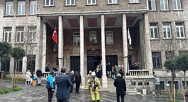 İstanbul - Beyoğlu Vergi Dairesi'nde çıkan yangın söndürüldü