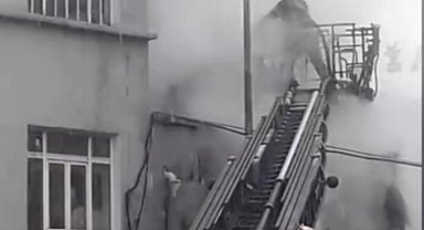 İstanbul - Beyoğlu'nda 3 katlı binada çıkan yangın: Yabancı uyruklu 1 kişi ölü bulundu