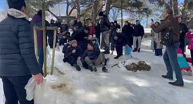 İstanbul - Çamlıca Tepesi'nde kar keyfi