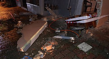 İstanbul - Çekmeköy'de otomobilin çarptığı doğal gaz kutusunda sızıntı oluştu: 'Patlasa ne olacaktı?'