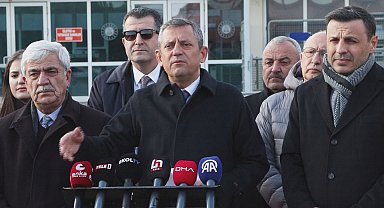 İstanbul - CHP Genel Başkanı Özel, Silivri'deki Marmara Ceza İnfaz Kurumu'nda tutuklu bulunanları ziyaret etti