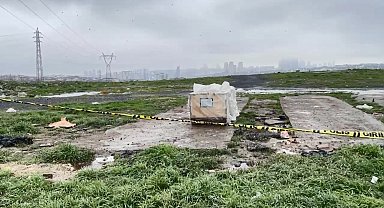 İstanbul - Esenyurt'ta boş arazide erkek cesedi bulundu