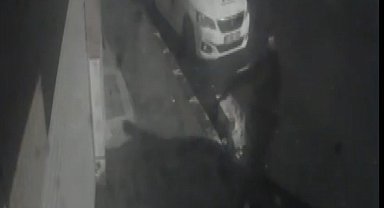 İstanbul- Esenyurt'ta haraç almak için aynı iş yerine 9 defa silahlı saldırı düzenleyen şüpheliler kamerada