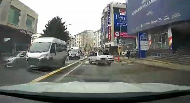 İstanbul - Esenyurt'ta yaya yolunda tehlkikeye davetiye çıkaran geçiş