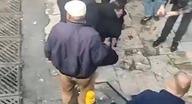 İstanbul- Fatih'te yankesicilik şüphelisi polise sopayla saldırdı