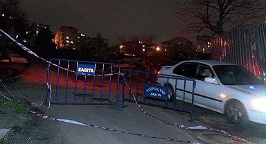 İstanbul - Gaziosmanpaşa'da inşaat nedeniyle yol çöktü, duvarları çatlayan 4 bina boşaltıldı