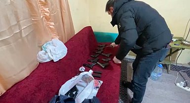 İstanbul - Gaziosmanpaşa'da silah ticareti operasyonu: 12 tabanca ele geçirildi