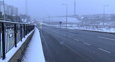 İstanbul- İstanbul'da kar yağışı etkili oluyor- 4