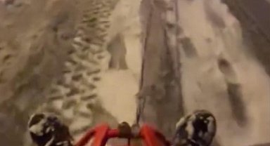 İstanbul- İstanbul'da kar yağışı sonrası halay çekip kar topu oynadılar