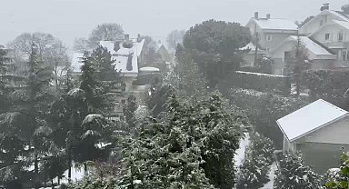 İstanbul- İstanbul'un bazı bölgelerinde kar yağışı etkili oluyor Beykoz