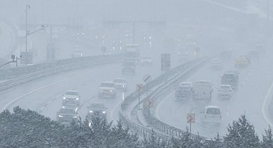 İstanbul- İstanbul'un bazı ilçelerinde kar yağışı etkili oluyor -3 Ek görüntüyle