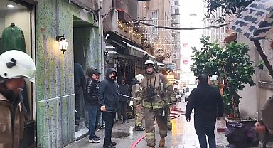 İstanbul- İstiklal Caddesi'nde restoranda yangın çıktı