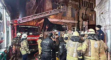 İstanbul- Kadıköy'de, restorasyon çalışması yapılan tarihi karakolda yangın: 1 ölü