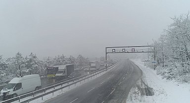İstanbul- Kar yağışının etkili olduğu Arnavutköy'de son durum havadan görüntülendi