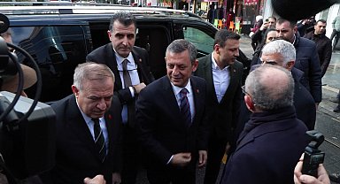 İstanbul- Özgür Özel: İmamoğlu aday olmak için gerekecek imza sayısının üç katına yakınını ilk günde tamamlamıştı