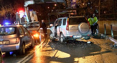 İstanbul- Sarıyer'de otomobil ile cip kafa kafaya çarpıştı: 2 yaralı