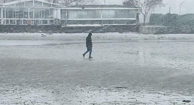 İstanbul - Silivri'de deniz metrelerce çekildi - 2 larla